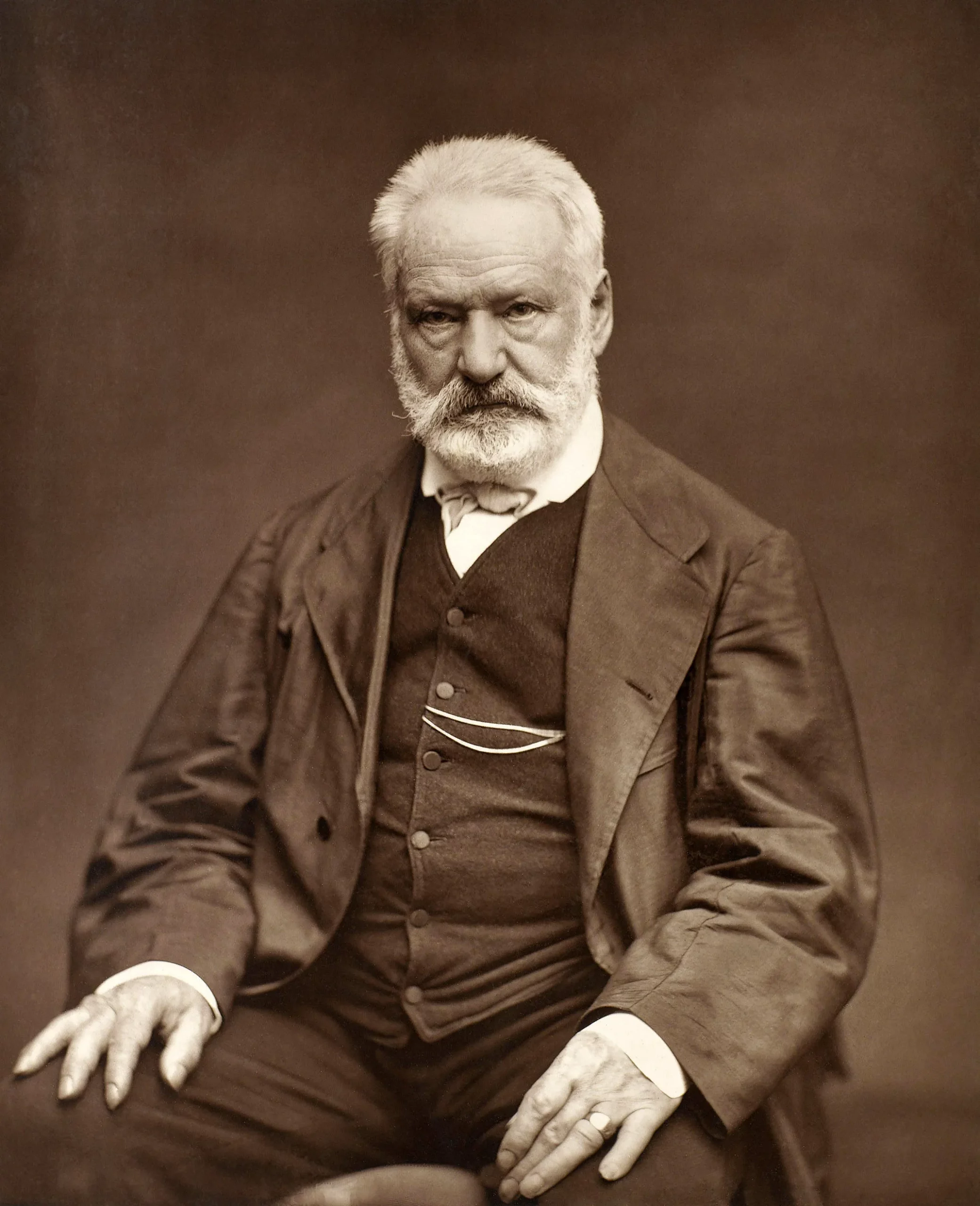 Victor_Hugo_by_Étienne_Carjat_1876