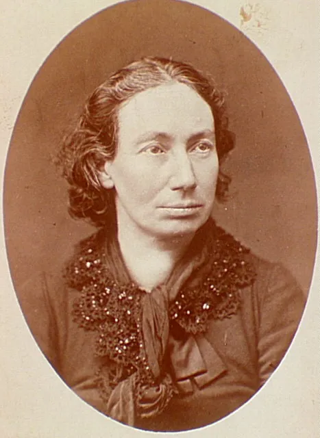 Louise_Michel-portrait